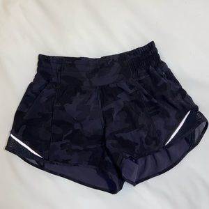 Lululemon Hotty Hot Highrise shorts